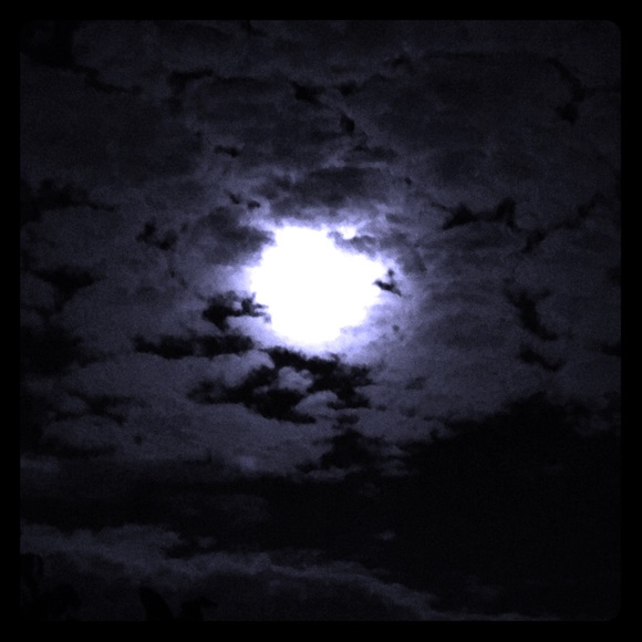 Hello all! Peace, love, and light to all! 🦋 - Picture 1 of 1